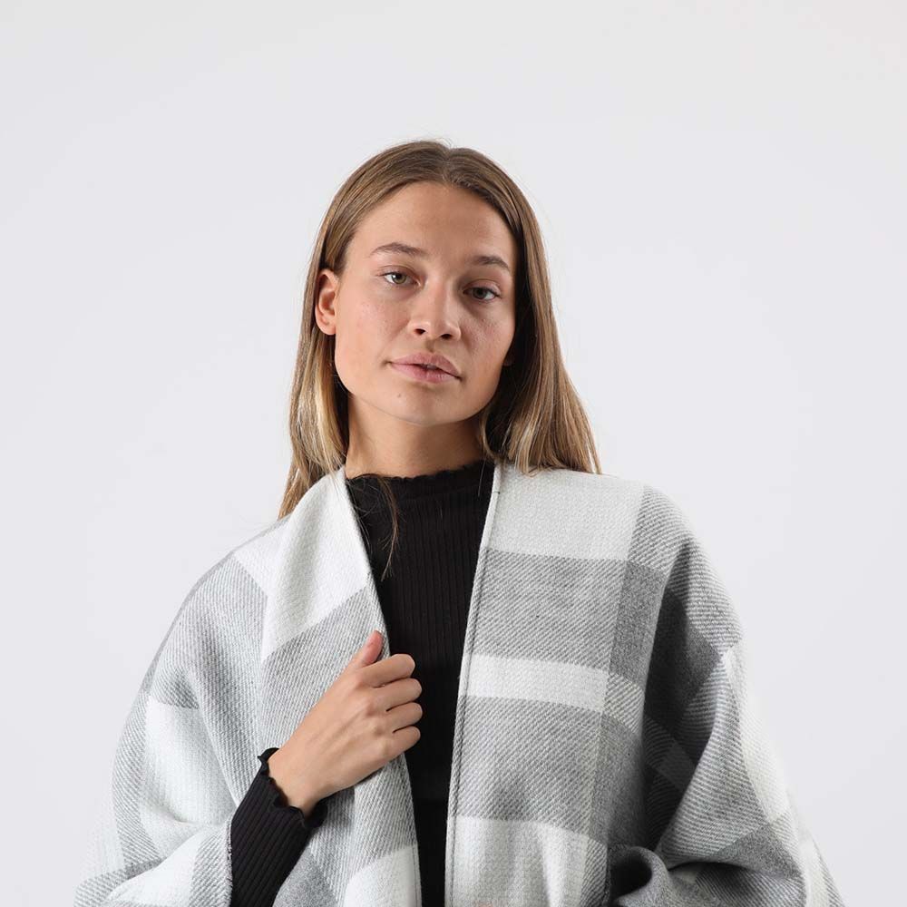 Poncho Zigzag BW