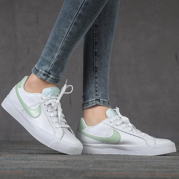 Nike WMNS Court Royale AC Pistachio Frost
