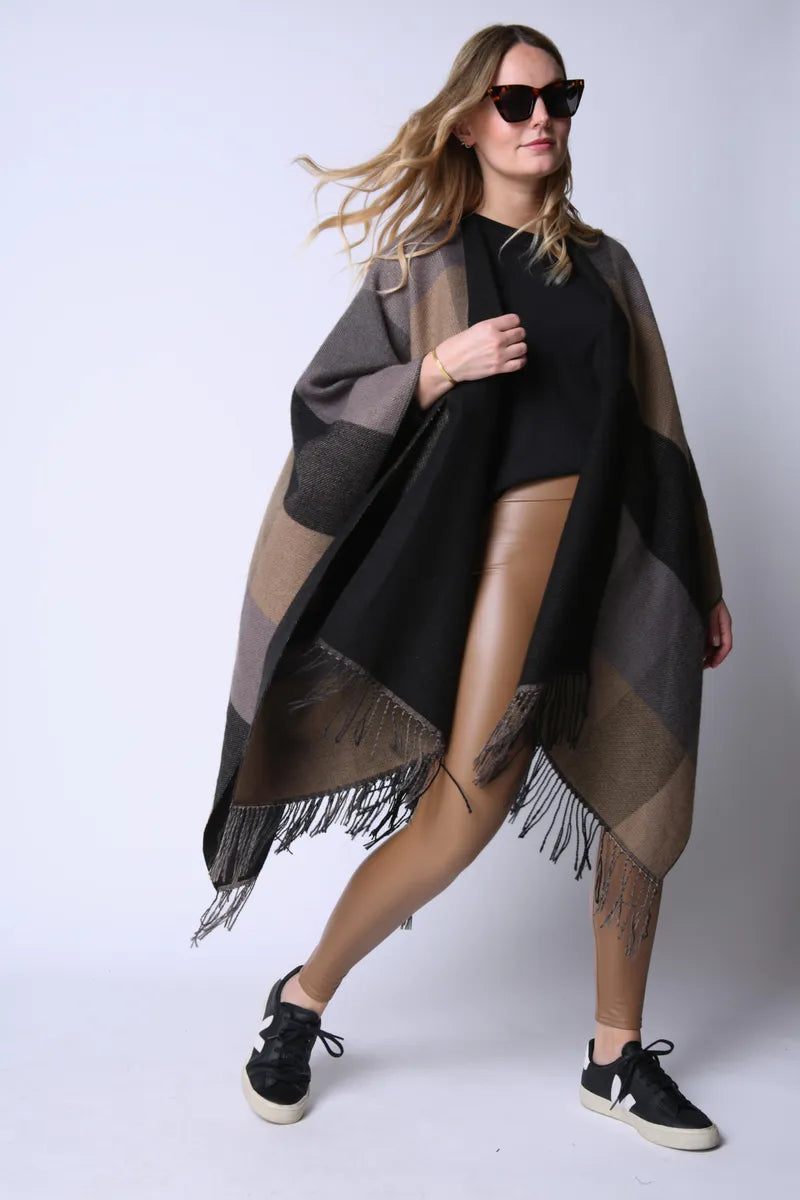 Poncho  Amelia CF