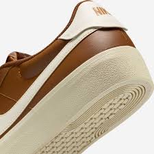 Zapatilla Court Shot Tan  Nike