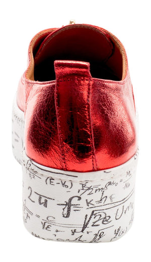 Amelia Red 912